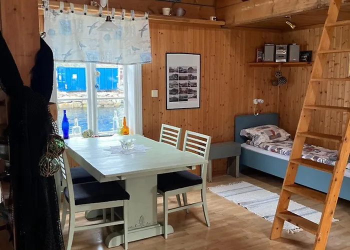 Apartamento Naustplassen Rorbuer Ballstad